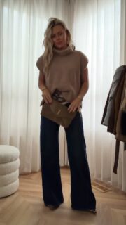 The jeans that broke the internet are back in a new wash 🤌🏼👀 but I need to know- are we doing the scarf trend or NO?🙋‍♀️
Comment CHICAGO to shop! 

I kind of love how this came together! Sweater comes in 3 colors and jeans are being snagged like crazy! 

Fall style, jeans, denim, women’s fashion, style over 40, flare jeans, fall outfit idea, sweater, scarf, accessories, fall look, Chicago, weekend, ladies night, zebra, trending now, new arrivals, fall outfit ideas, wavy hair