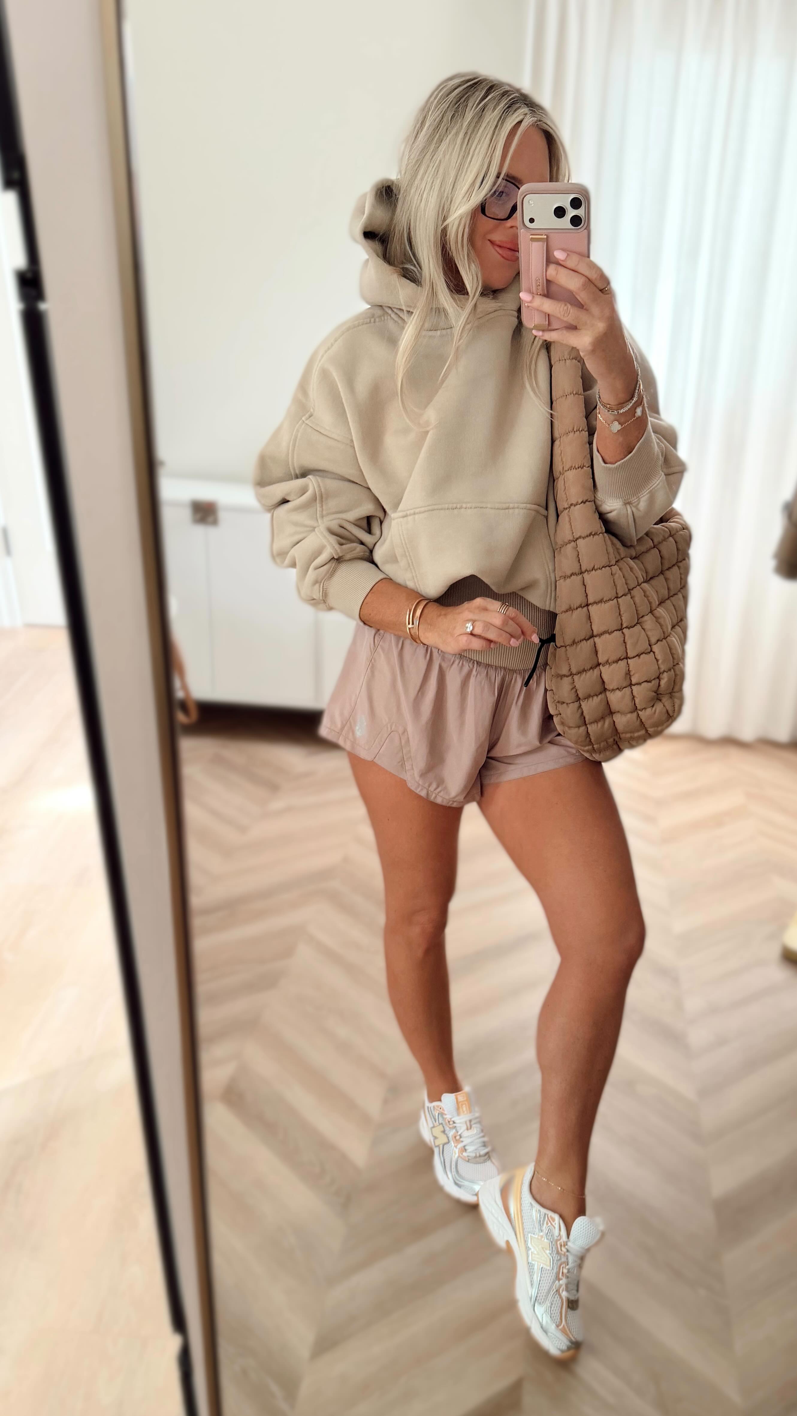 basics that aren’t boring or take thought✔️💯- just trying to stay cute and comfy in these brutal Chicago winters between bleachers, workouts and mom life🤍🏐- 
Comment: YES for a DM with all the details in this post! 
Or head to my bio! 

We’re getting the itch over here and while trying to feel cute and comfy between life- just adding a pop of color where I can to my monochromatic looks! 🤍💯
Monochromatic will automatically elevate any look & a pop of color will give it life. I truly get stopped in these pieces. It’s a win win! 

 Elevated casual. Casual. Sports mom. Monochromatic. Basics. Casual ootd. Matching set. Athleisure. Hoodie. Mom style. Workout wear. Travel look. Cute & comfy. Spring 2026. Spring outfits. Chicago.