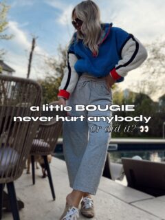 A little bougie never hurt anybody. Or did it? 😂
Comment CHICAGO to shop! 

Some things are worth the splurge. Others just LOOK like they were! 👀‼️🤎

Fall outfits. Chicago fall style. High low fashion. Fall wardrobe essentials. Designer favorites. Affordable fashion finds. Everyday outfit inspiration. Chicago. Fall style. Women’s fashion. Style over 40. Mules. Fleece. Boots. Suede. Weekend.
